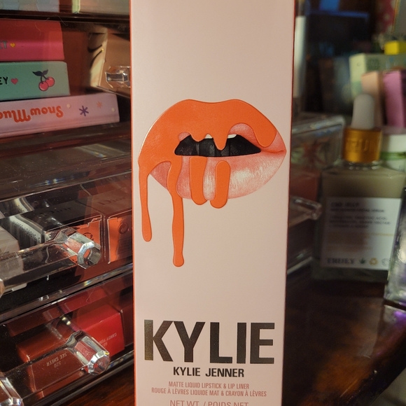 Kylie Cosmetics Lip Kit - Picture 3 of 7